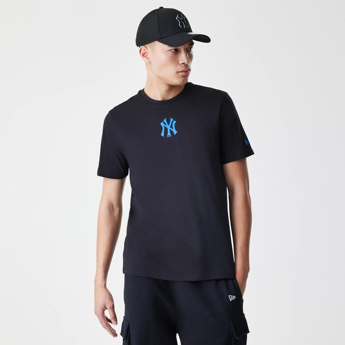 New York Yankees MLB Logo Black T-Shirt-clouthin