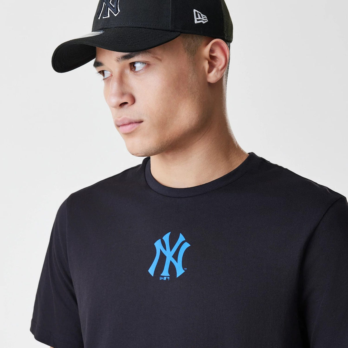 New York Yankees MLB Logo Black T-Shirt-clouthin