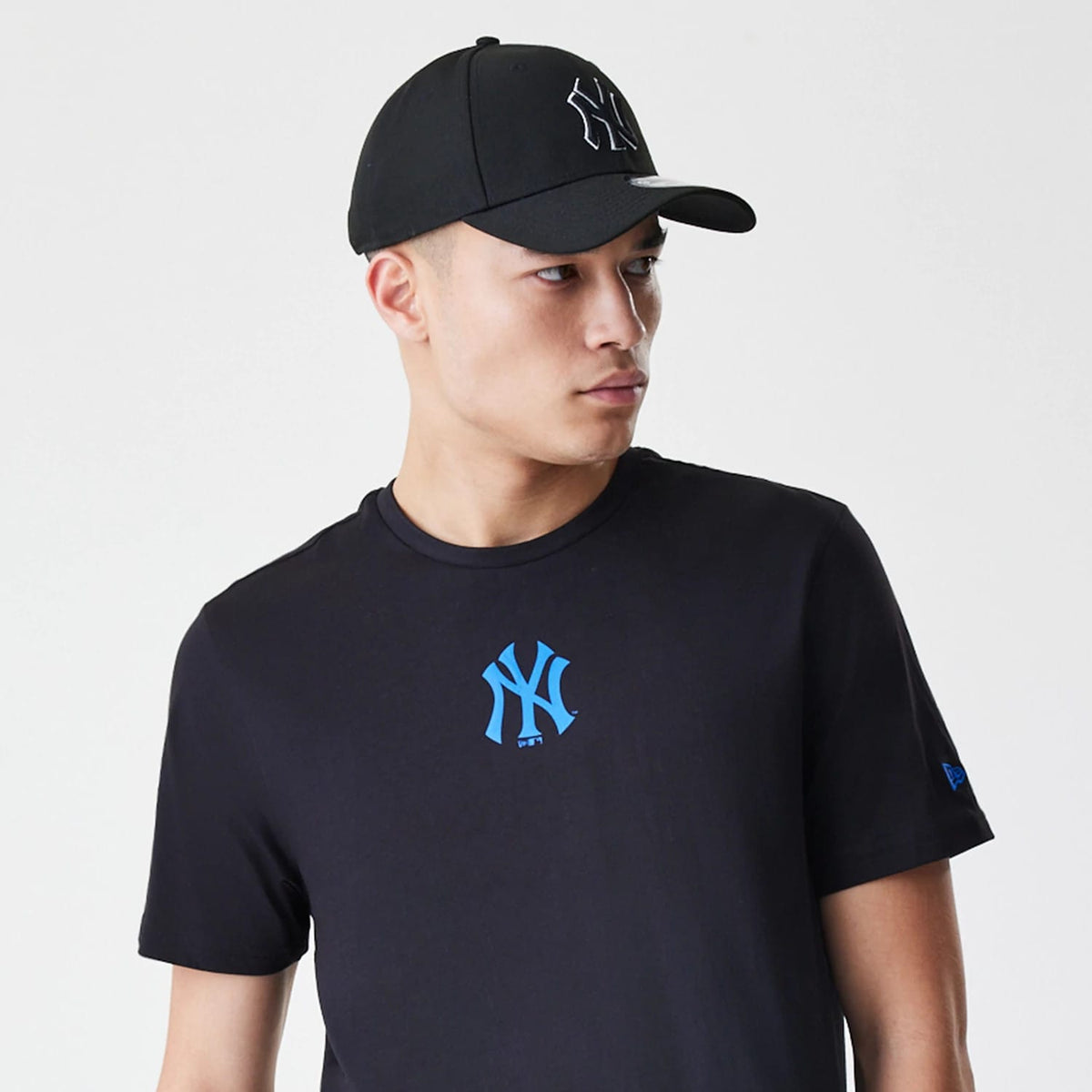 New York Yankees MLB Logo Black T-Shirt-clouthin