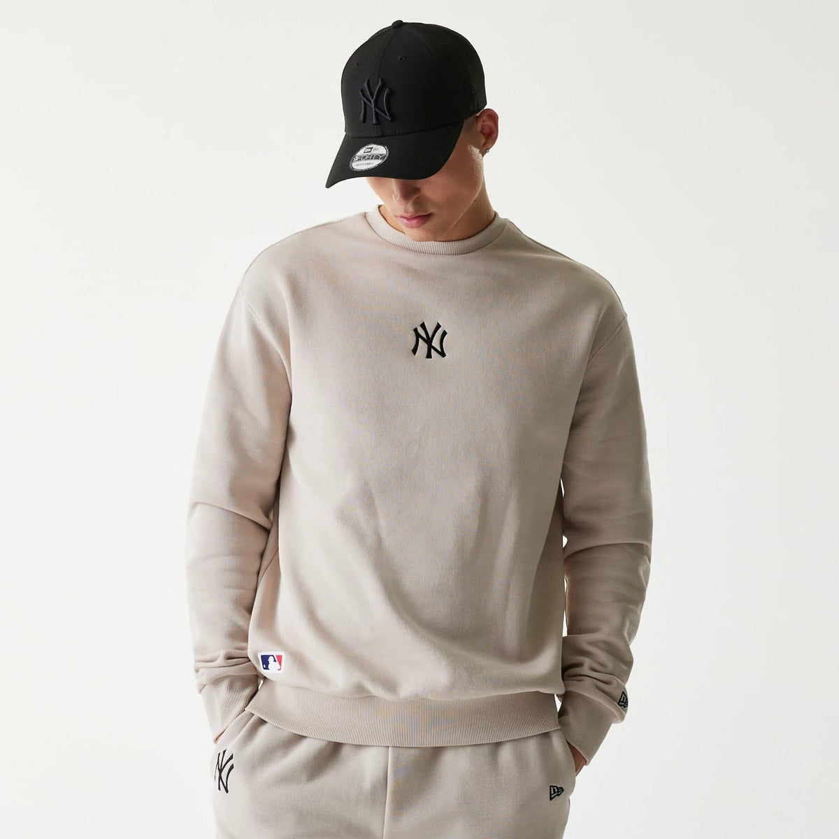 New York Yankees MLB League Essential Midi Cream Oversized Crew Neck Sweater-clouthin