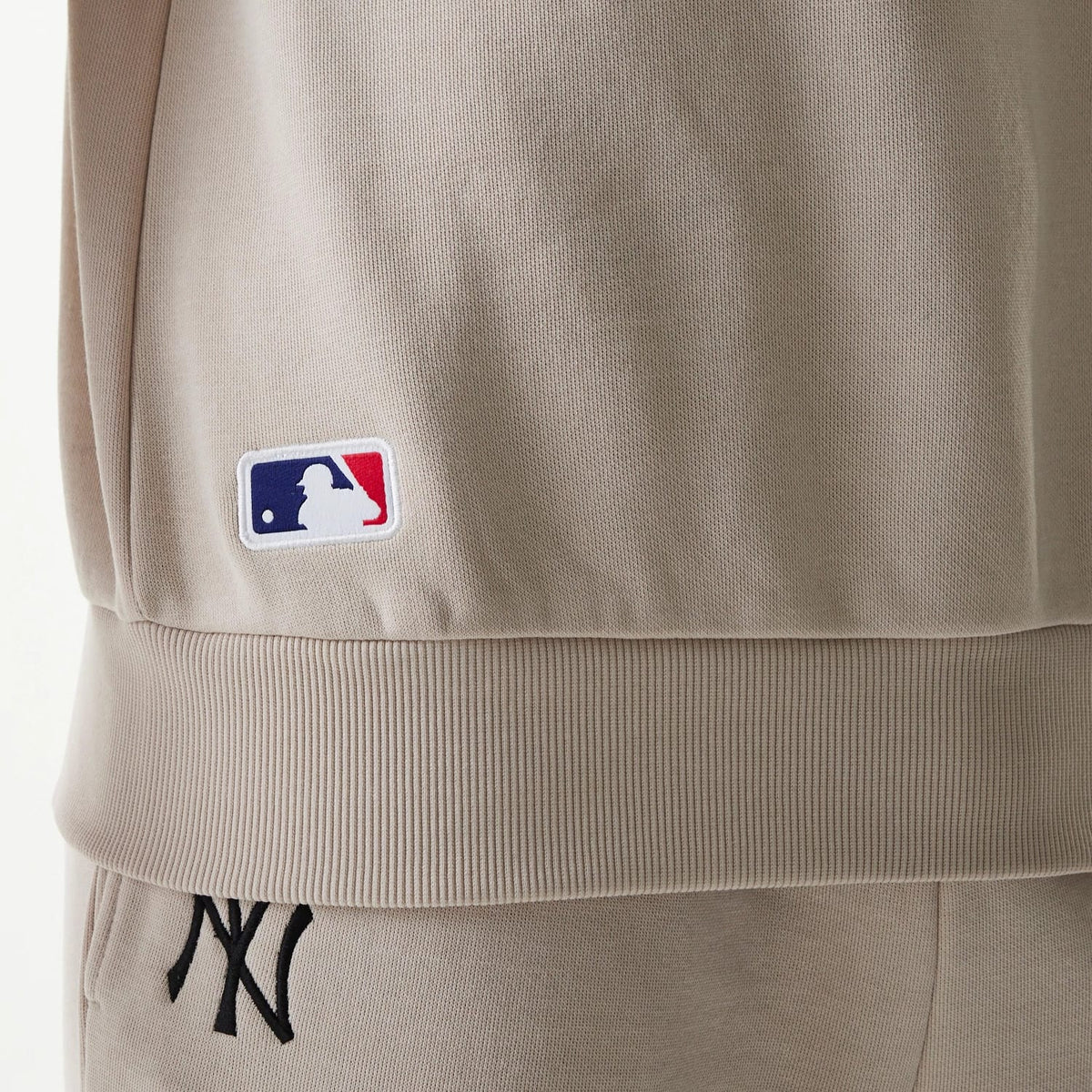 New York Yankees MLB League Essential Midi Cream Oversized Crew Neck Sweater-clouthin