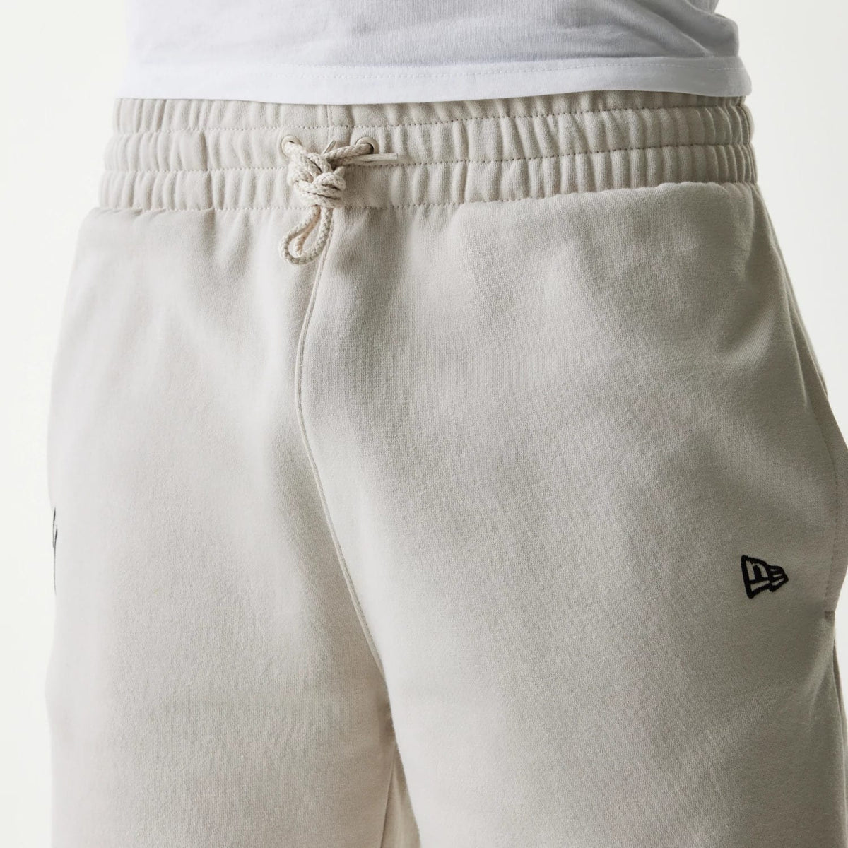 New York Yankees MLB League Essential Midi Cream Shorts-clouthin