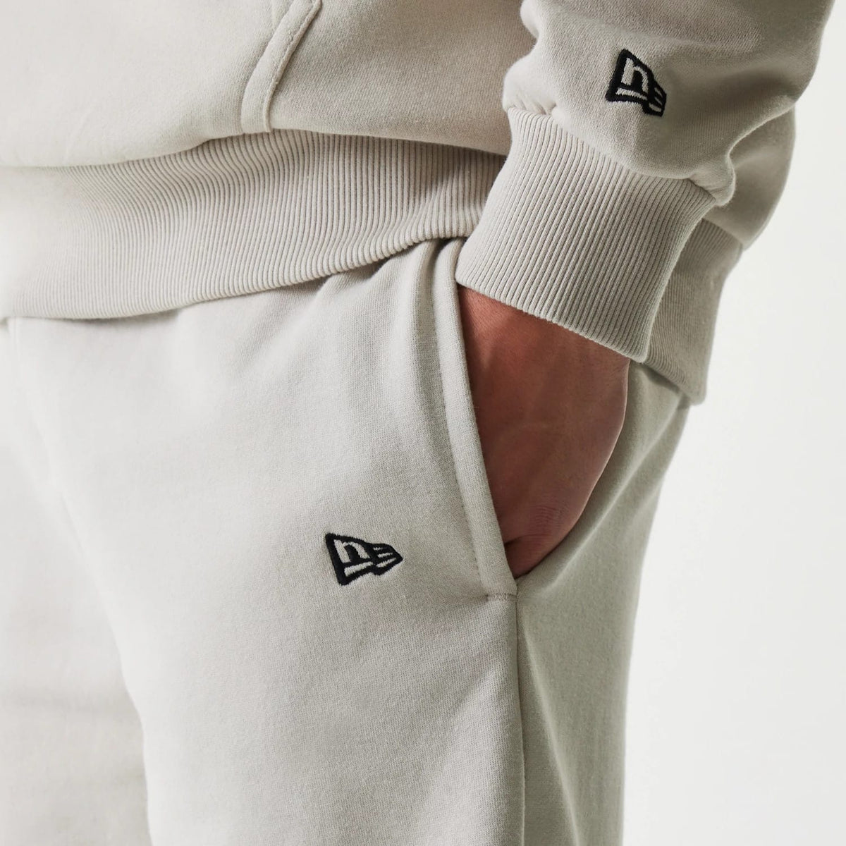 New York Yankees MLB League Essential Midi Cream Shorts-clouthin