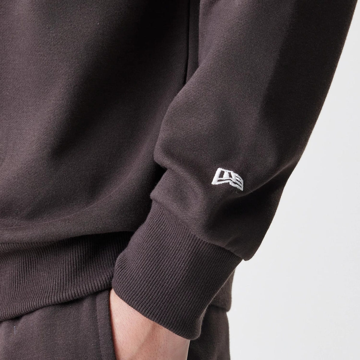 New York Yankees MLB Midi League Essential Dark Brown Oversized Crew Neck Sweater-clouthin