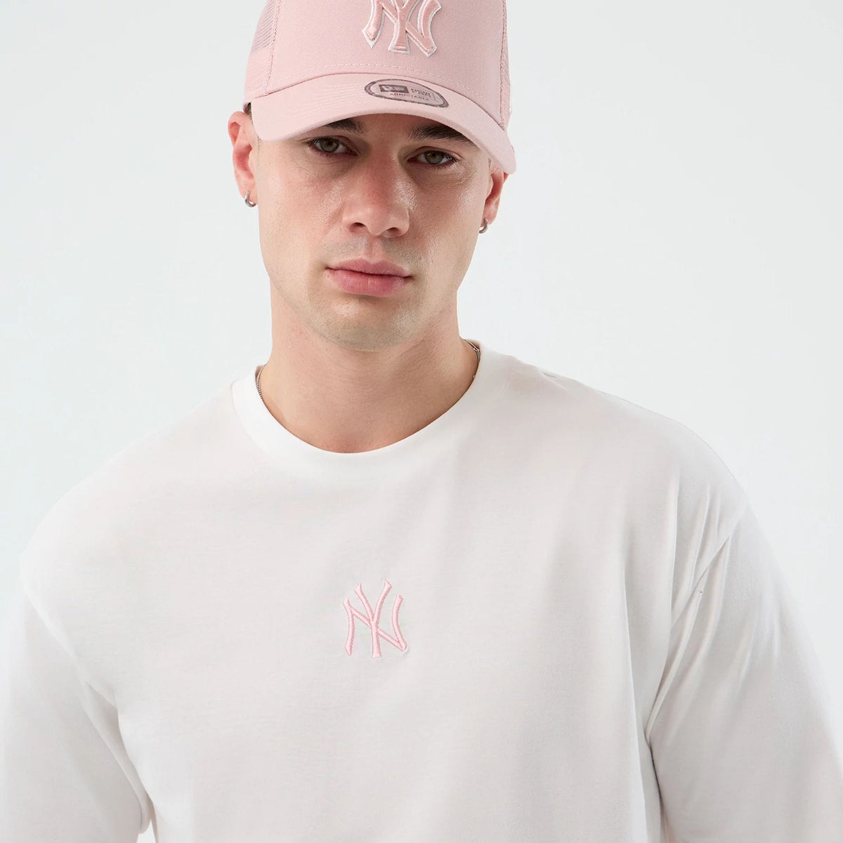 New York Yankees MLB League Essential White Oversized T-Shirt-clouthin