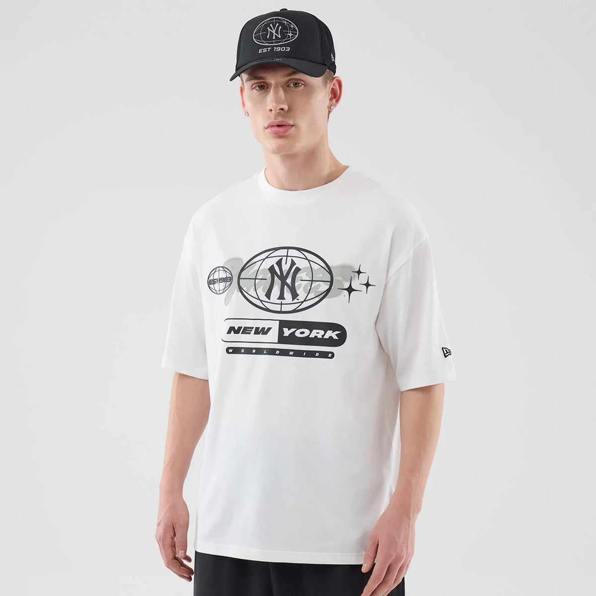 New York Yankees MLB Logo Graphic White Oversized T-Shirt-clouthin