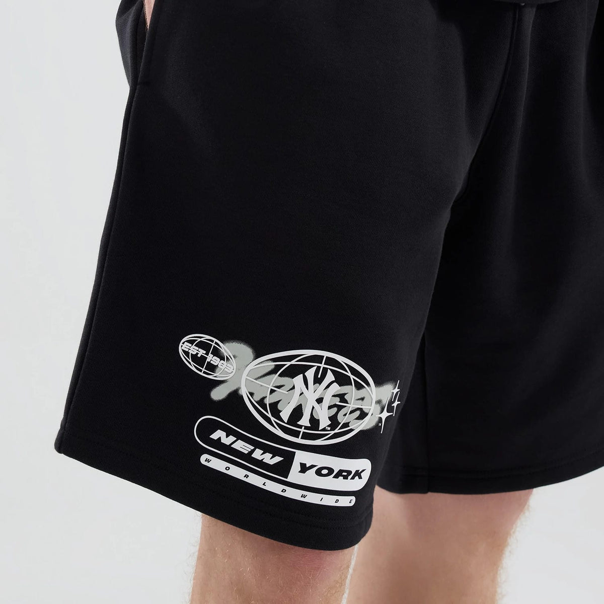 New York Yankees MLB Logo Graphic Black Oversized Shorts-clouthin