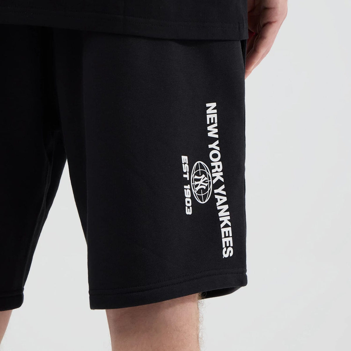 New York Yankees MLB Logo Graphic Black Oversized Shorts-clouthin