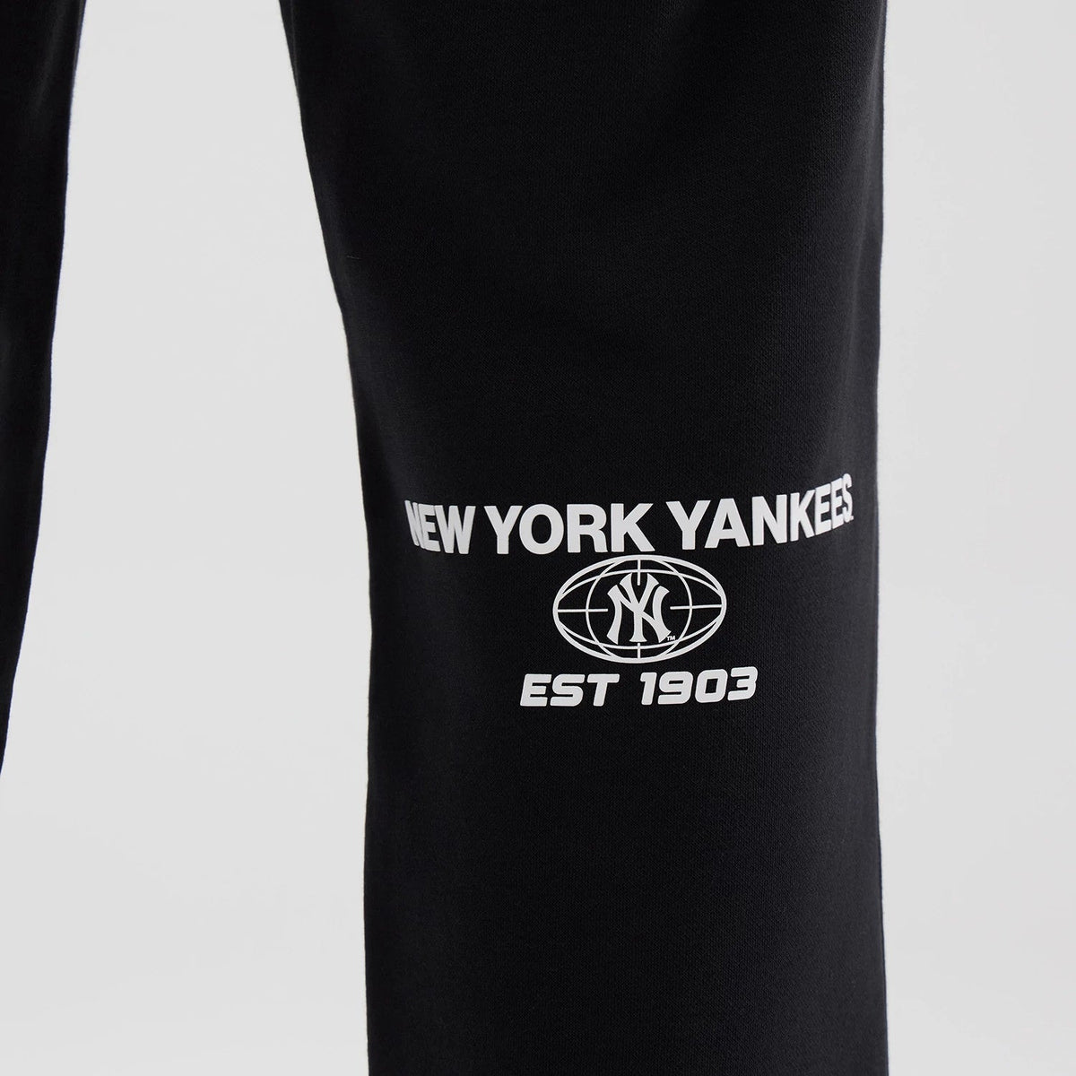 New York Yankees MLB Logo Graphic Black Straight Leg Joggers-clouthin