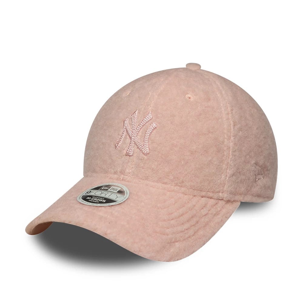Yankees Womens MLB Winter Borg Pastel Pink 9FORTY M-Crown Adjustable Cap-clouthin