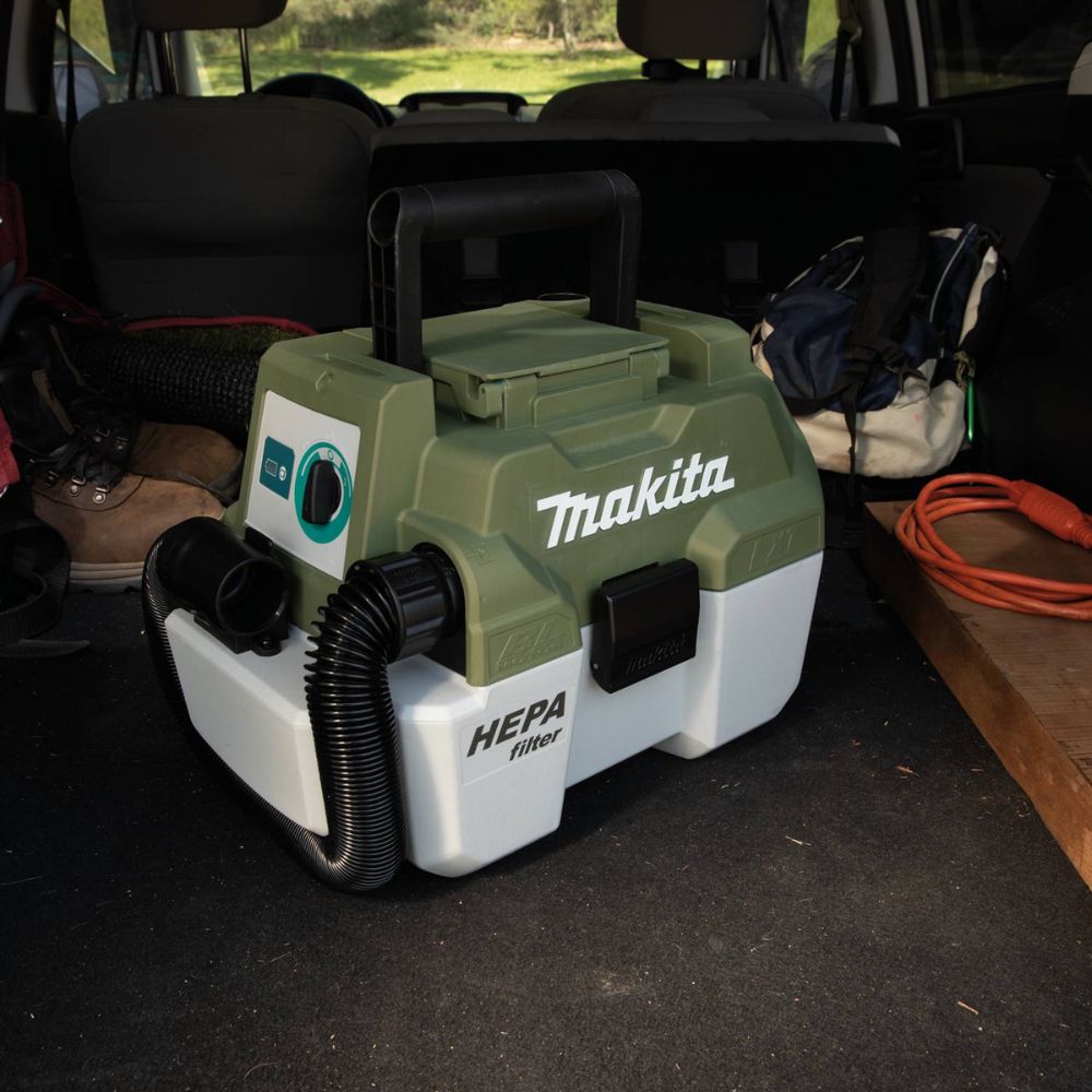 Makita ADCV11T Outdoor Adventure 18V LXT Brushless Wet/Dry Vacuum Kit (5.0Ah)