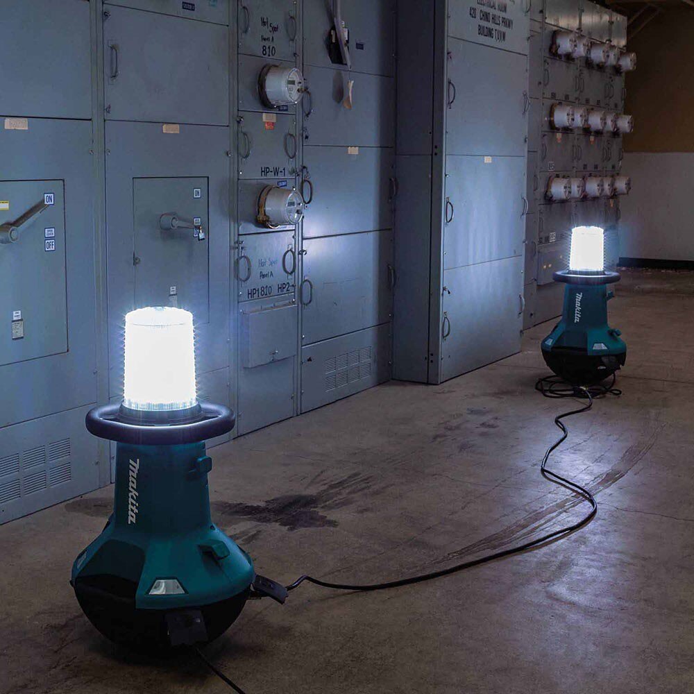 Makita DML810 Makita 18V X2 LXT® Lithium‑Ion Cordless Upright L.E.D. Area Light, Light Only
