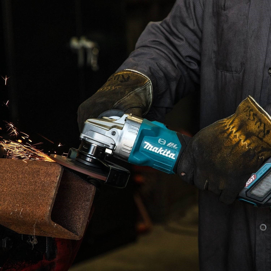 Makita GAG01M1 40V max XGT® 4-1/2” / 5" Angle Grinder Kit
