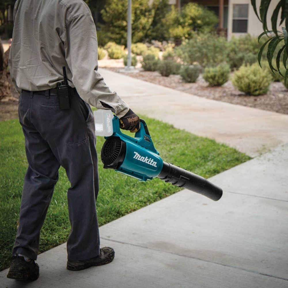 Makita GBU01Z 40V max XGT Brushless Cordless Blower (Tool Only)