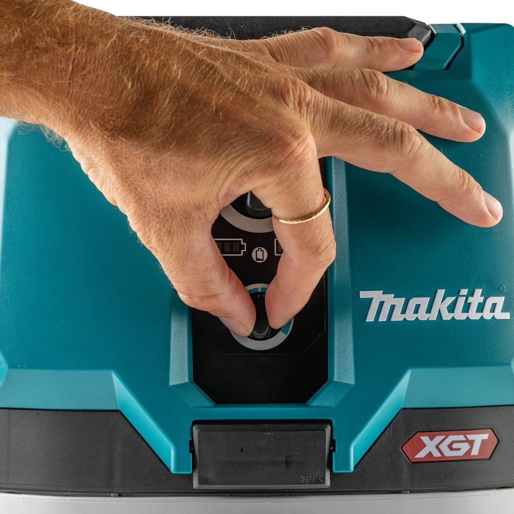 Makita GCV03PM 40V max XGT Brushless Cordless 4 Gallon Wet/Dry Dust Extractor/Vacuum Kit (4.0Ah)