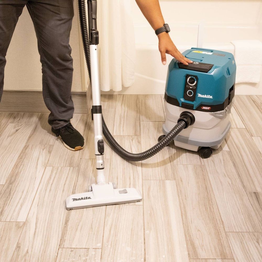 Makita GCV03PM 40V max XGT Brushless Cordless 4 Gallon Wet/Dry Dust Extractor/Vacuum Kit (4.0Ah)