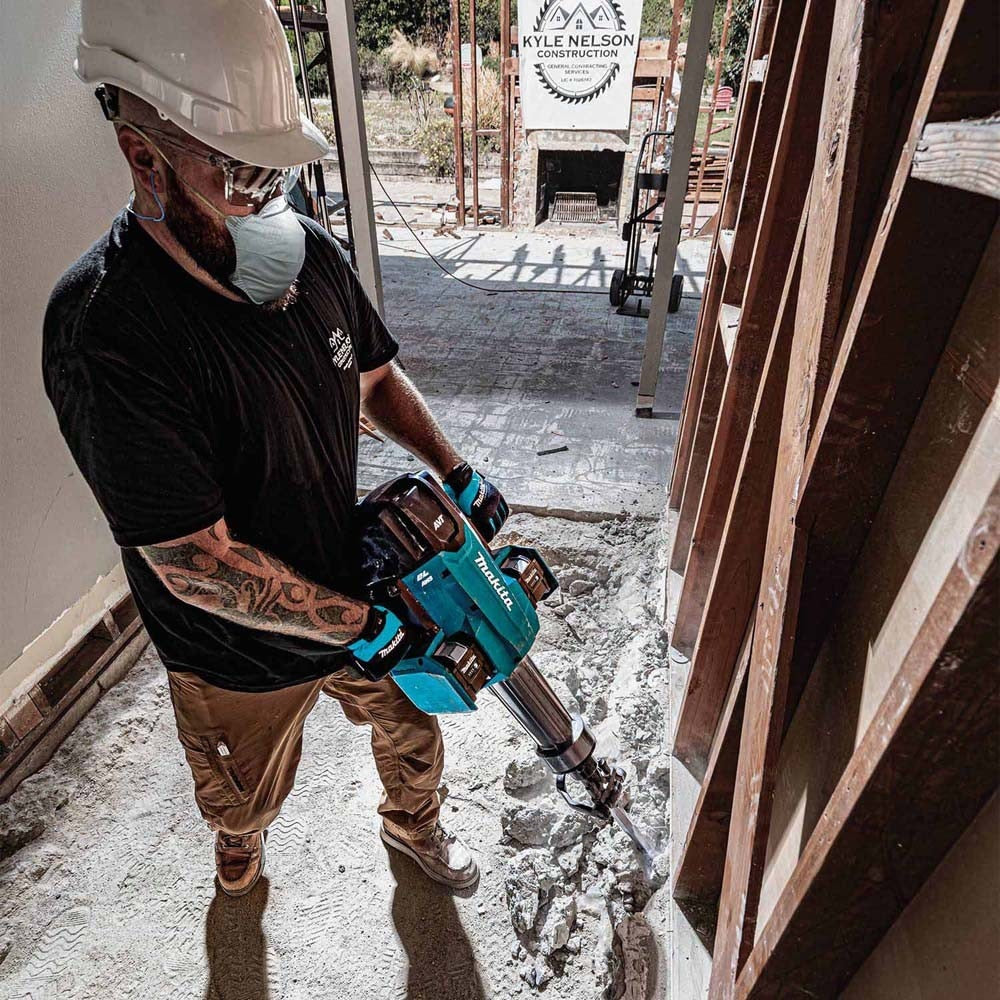 Makita GMH04PL4X 80V max XGT Brushless 70 lb. 1-1/8" Hex AVT Breaker Hammer Kit  w/ 4 Batt (8.0Ah)