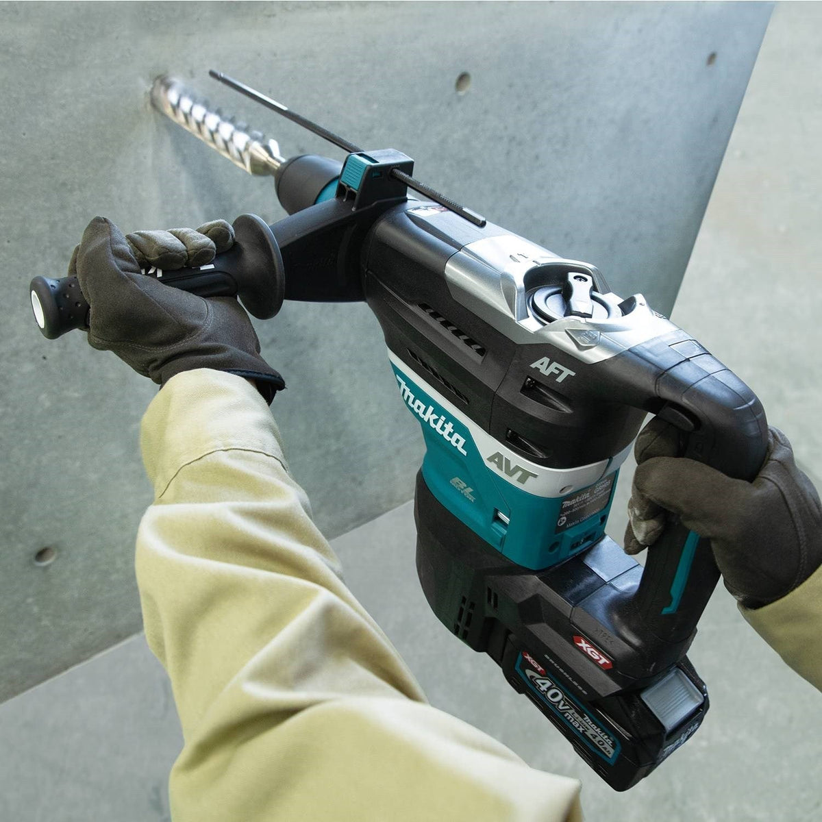 Makita GRH05M1 40V max XGT® 1-9/16" AVT® Rotary Hammer Kit