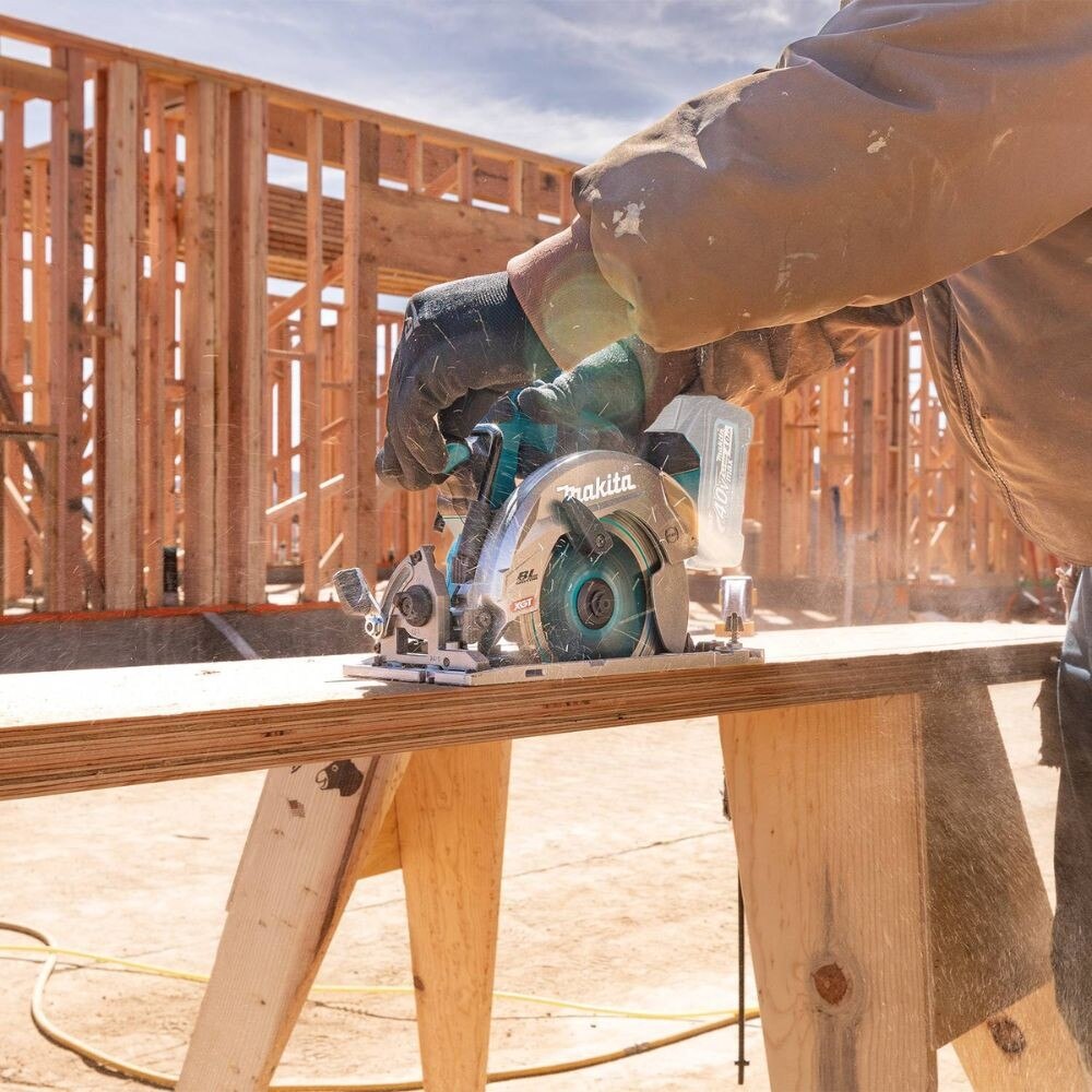 Makita GSH05Z 40V max XGT Brushless Cordless 6-1/2" Circular Saw, AWS Capable, Tool Only