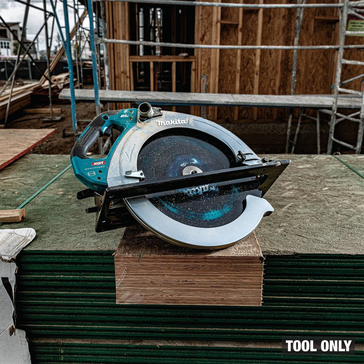 Makita GSH06Z 40V max XGT Brushless Cordless 16-5/16" Circular Saw Tool Only–High-Capacity Cordless