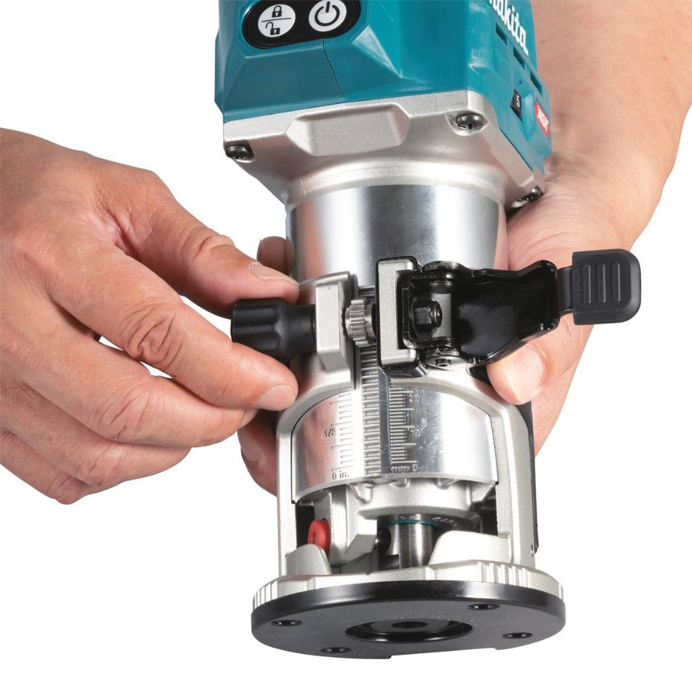 Makita GTR01D1 40V max XGT Brushless Cordless Compact Router Kit (2.5Ah)