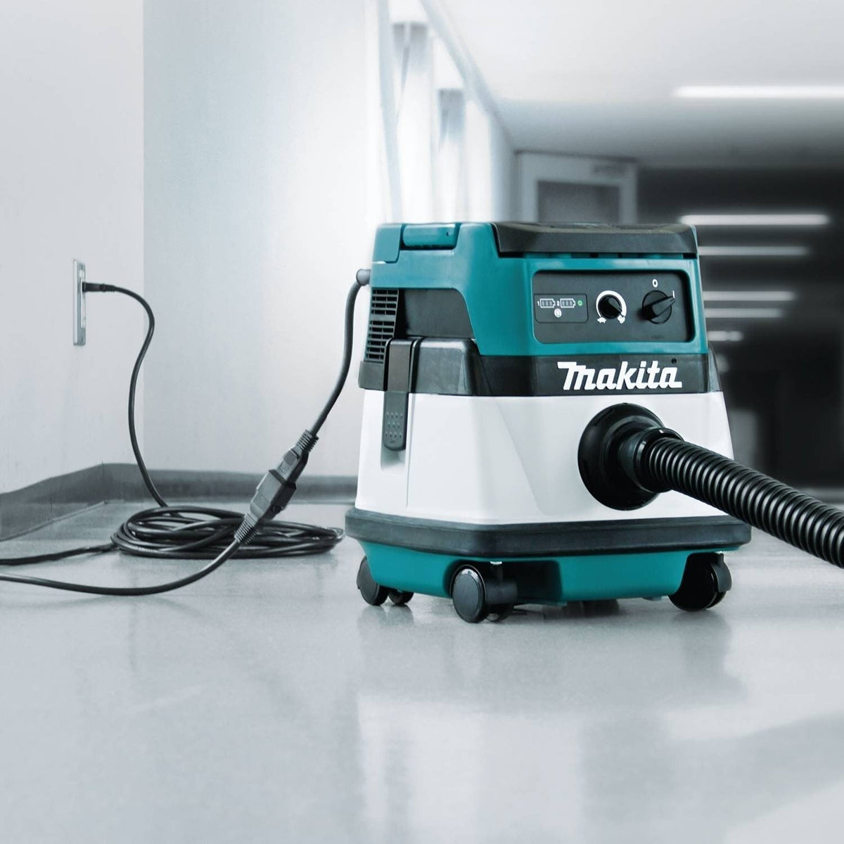 Makita XCV04Z 18V X2 LXT Li-Ion Cordless 2.1 Gallon Dry Vacuum Bare Tool