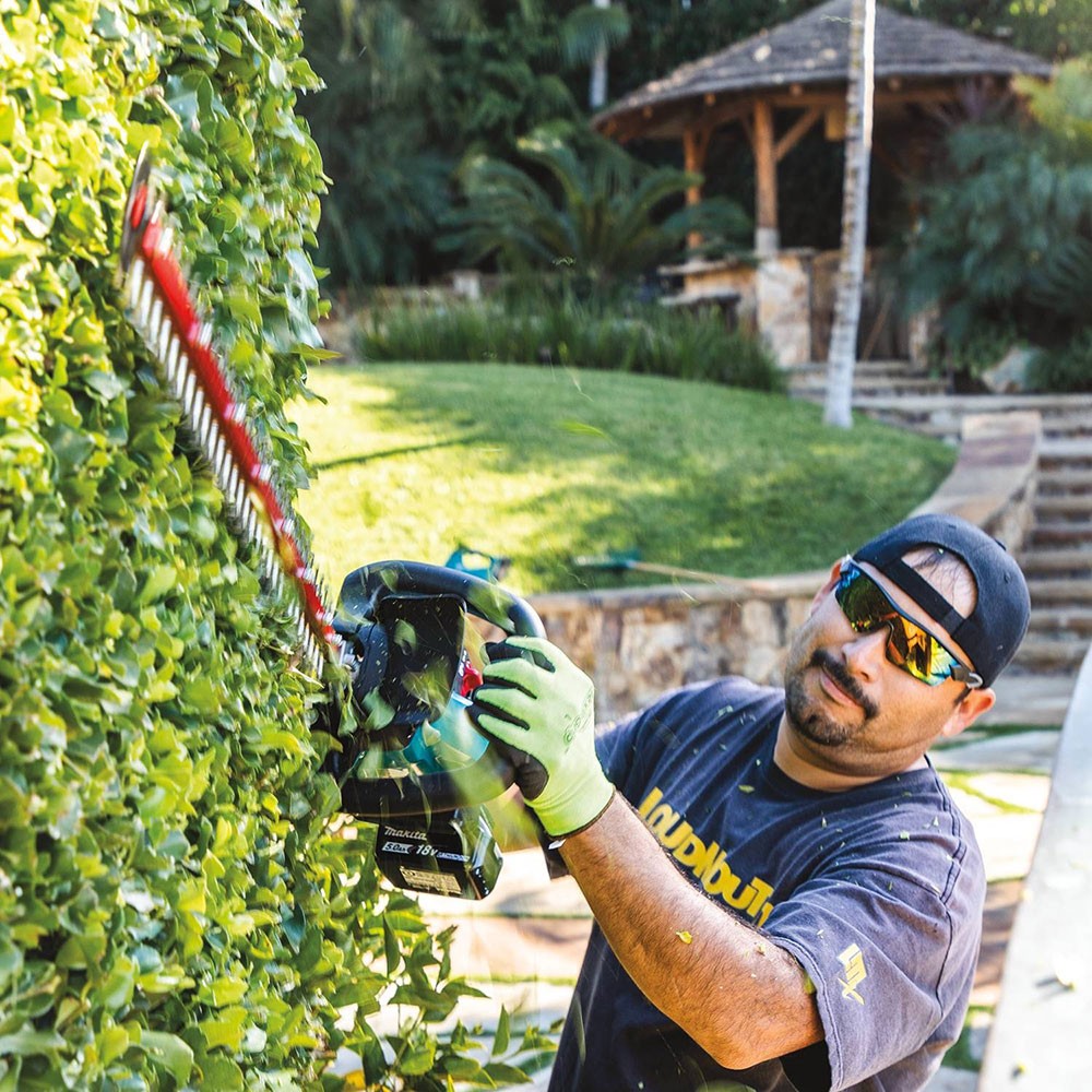 Makita XHU08T 18V LXT Brushless Cordless 30" Hedge Trimmer Kit (5.0Ah)