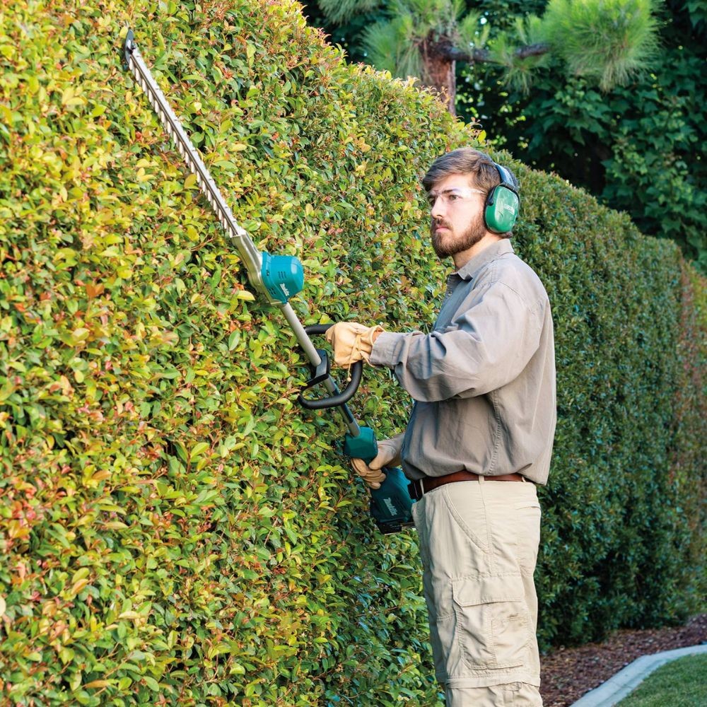 Makita XNU02T 18V LXT Lithium-Ion Brushless Cordless 24" Pole Hedge Trimmer Kit (5.0Ah)