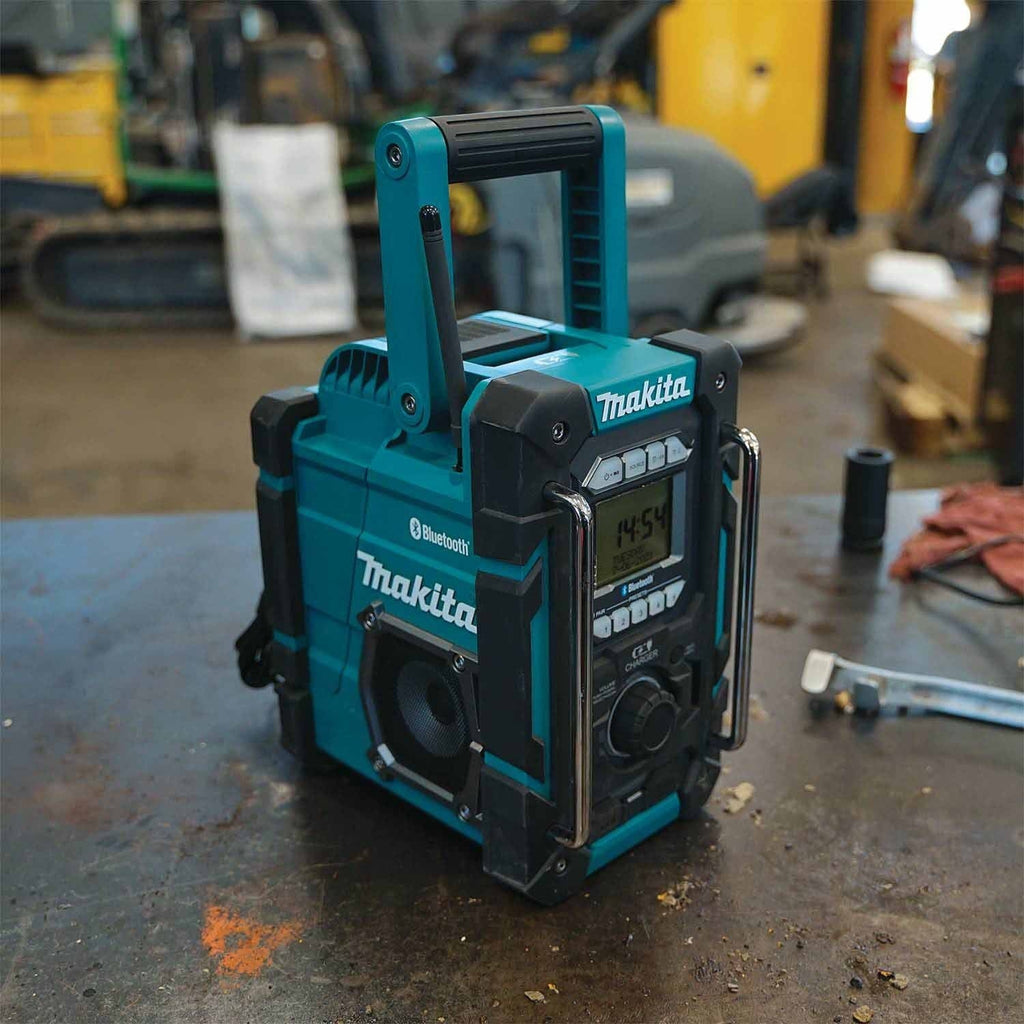 Makita XRM10 18V LXT® / 12V max CXT Job Site Charger / Radio, Tool Only