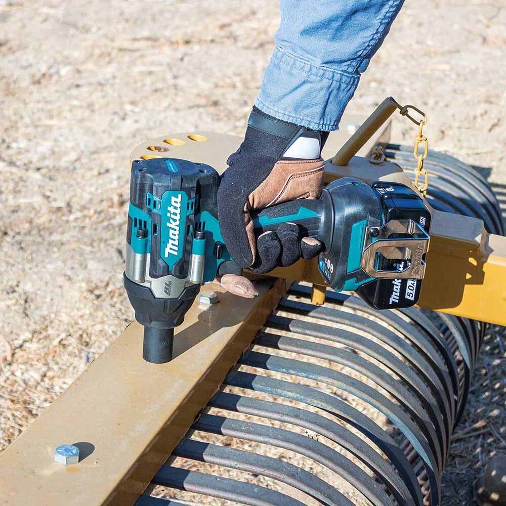 Makita XWT18T 18V LXT Brushless 4-Speed Mid-Torque 1/2" Sq. Drive Impact Wrench Kit w/ Detent Anvil