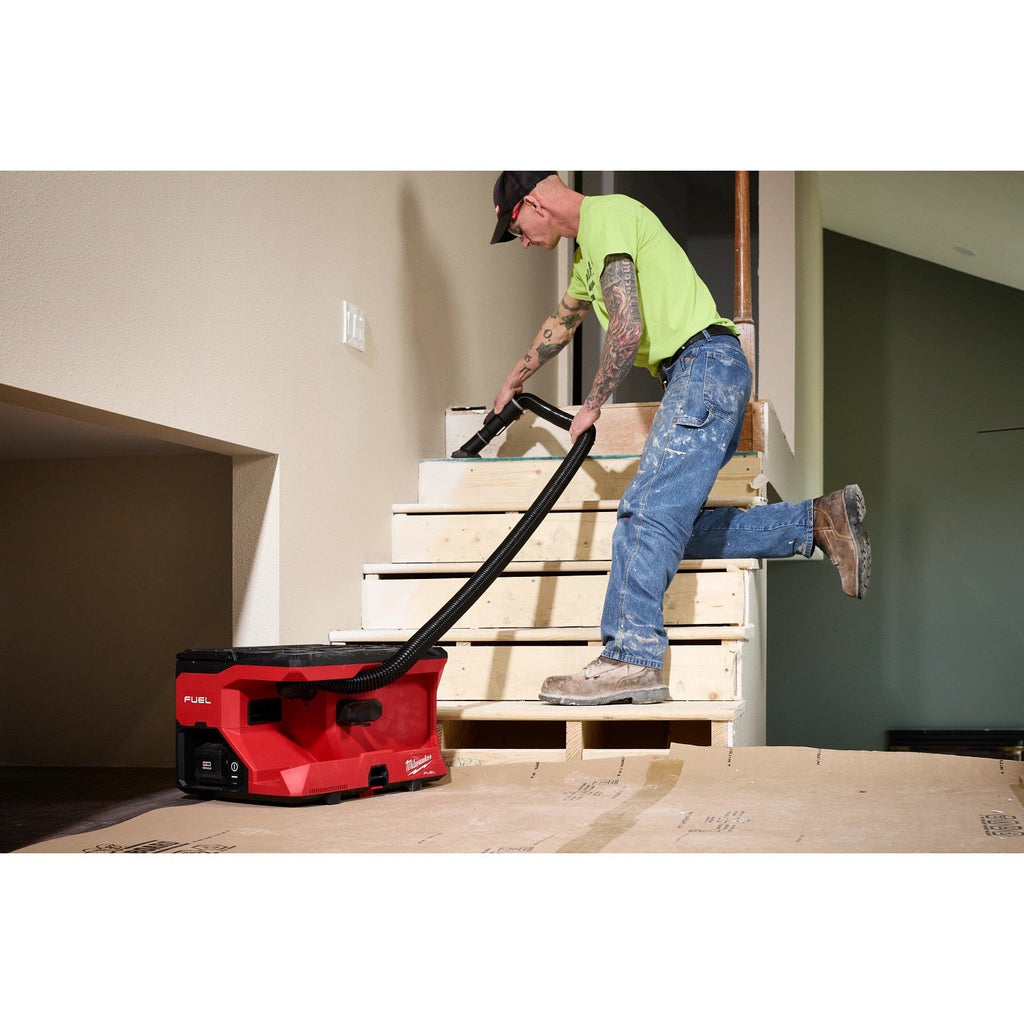 Milwaukee 0971-20 M18 FUEL 4Gal. Wet Dry Vacuum with Packout Compatibility and VACLICK
