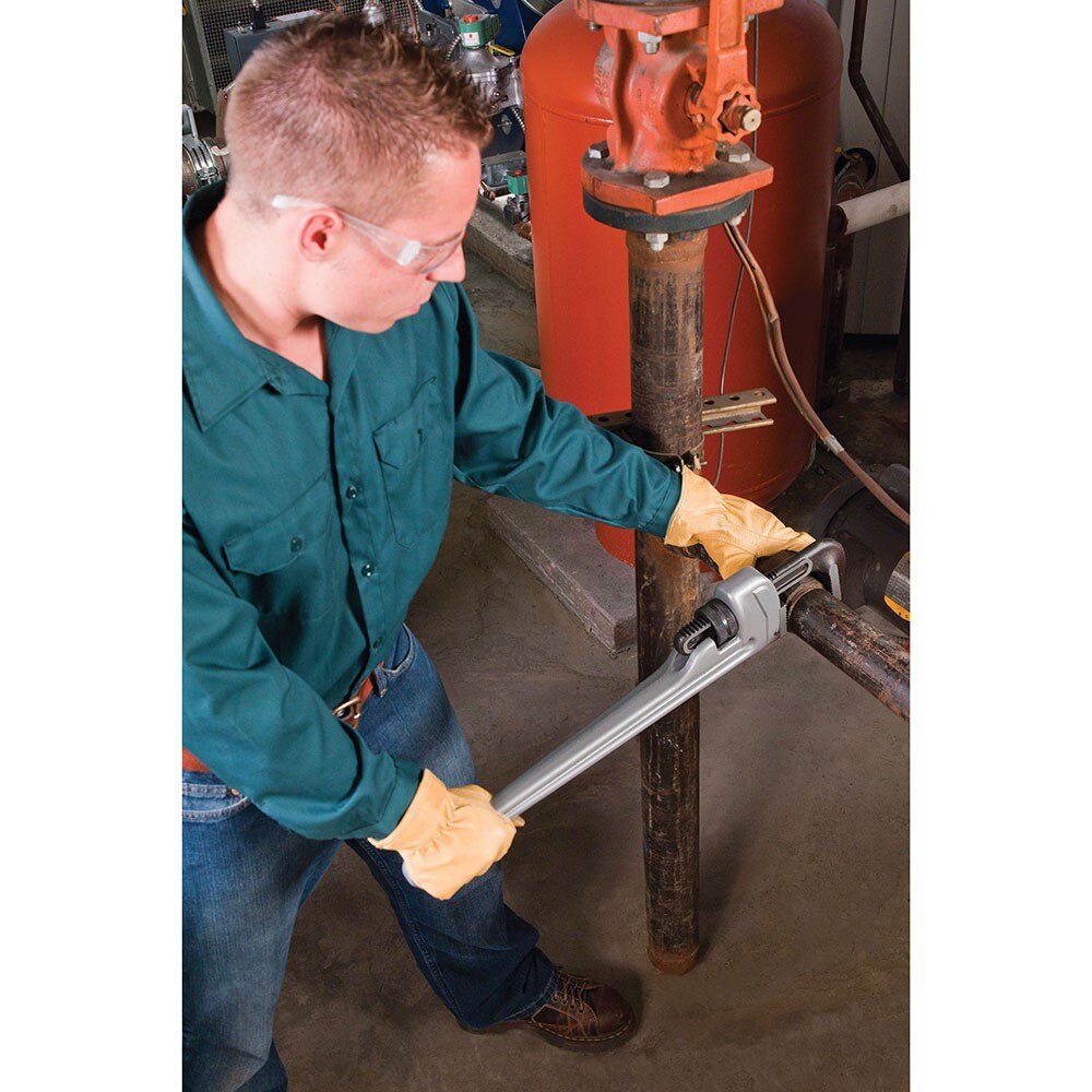 RIDGID 31105 24" Aluminum Straight Pipe Wrench - Model 824